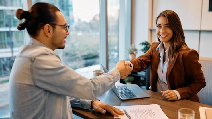 37 Best Job Interview Tips & Tricks That Get Jobs